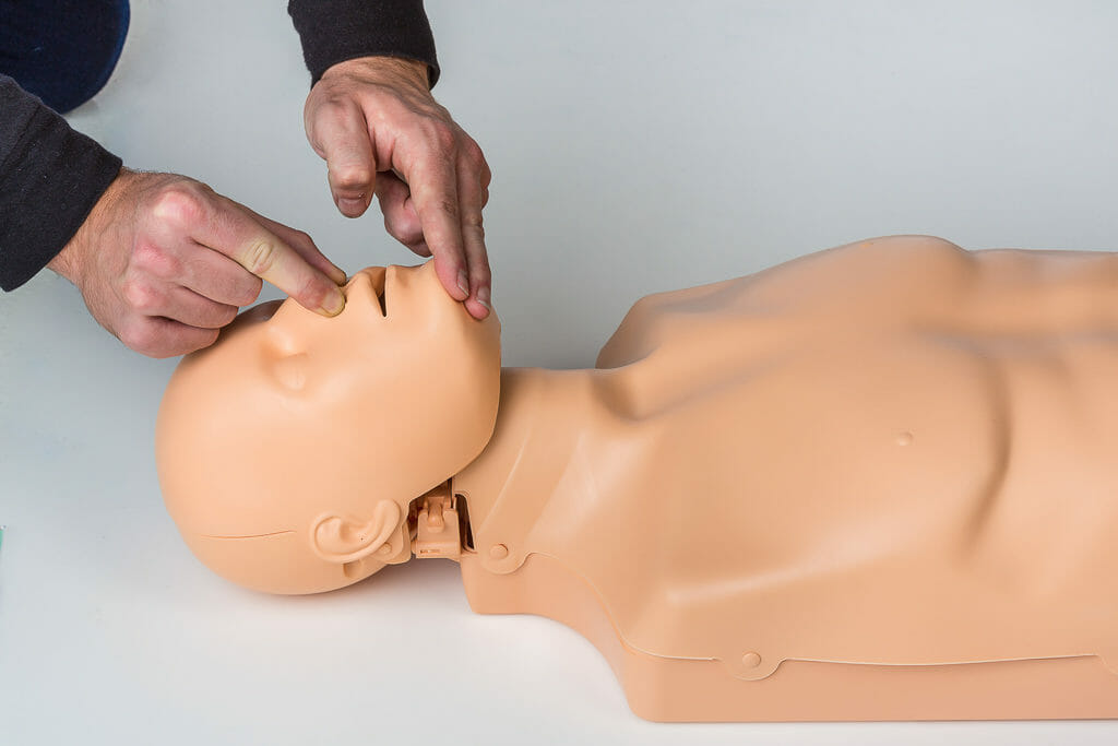 Erste-Hilfe-Reanimation-AED-TL8A3017-1024x683 TCRH Kompetenz-Zentrum Medizinische Ausbildung und Trainings: Führungswechsel und neue Pädagogische Leitung