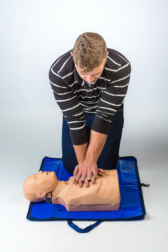 Erste-Hilfe-Reanimation-AED-TL8A3029-683x1024 TCRH Kompetenz-Zentrum Medizinische Ausbildung und Trainings: Führungswechsel und neue Pädagogische Leitung
