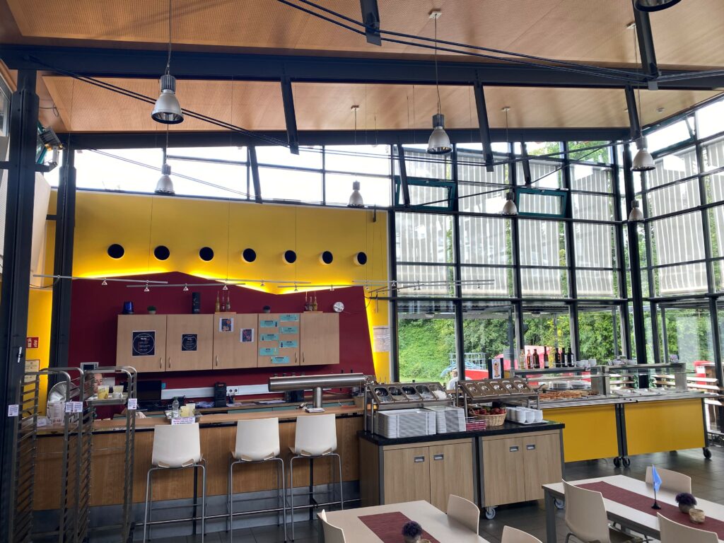 TCRH-Training-Center-Retten-und-Helfen-Mosbach-Casino-mit-Bar-1024x768 Mitarbeiter (m, w, d) im Barbetrieb unseres Casinos von 19.00 - 23.00 Uhr